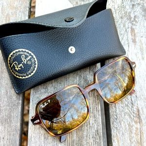 Polarized tortoise Ray-Ban Sunnies!